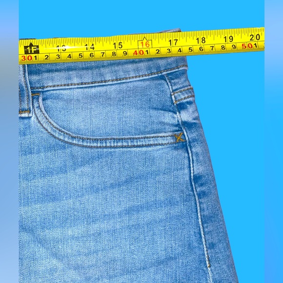 #18- NWOT HUDSON VIVID FRAY HEM DENIM MINISKIRT IN PROPHECY, SIZE 31 - Picture 4 of 9